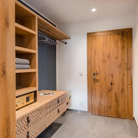 Meerberg Lägenhetshotell 4*