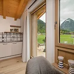 Meerberg Aparthotel 4*